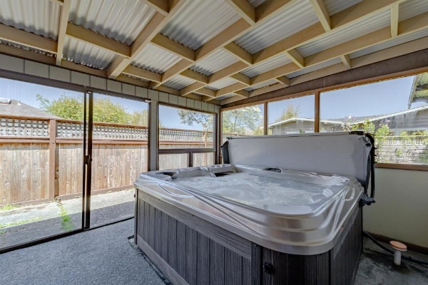 Classy Craftsman image 18