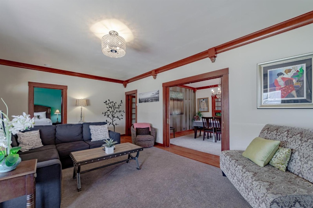 Classy Craftsman Main image